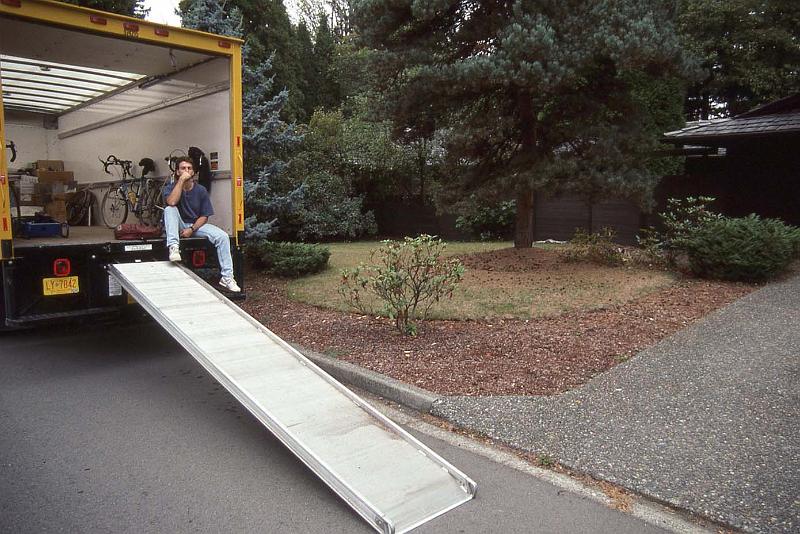 WT 0006 - Before - Packing Up, Bellevue WA  Oct-1990 2.jpg